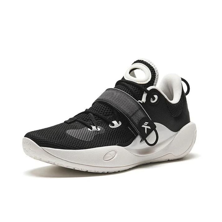 Front view of the Anta KT Splash 6