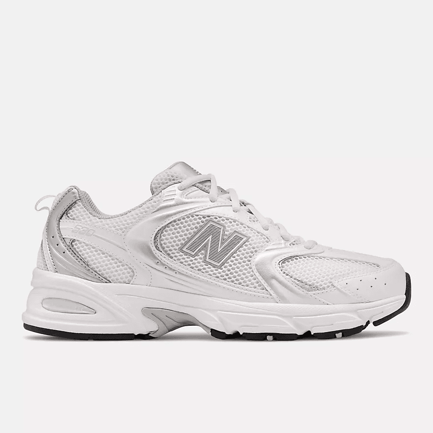 Front view of the New Balance 530 Silver Cream