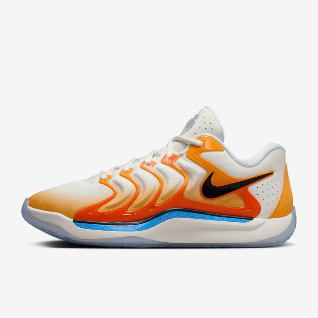 Side view showing the KD 17 traction pattern