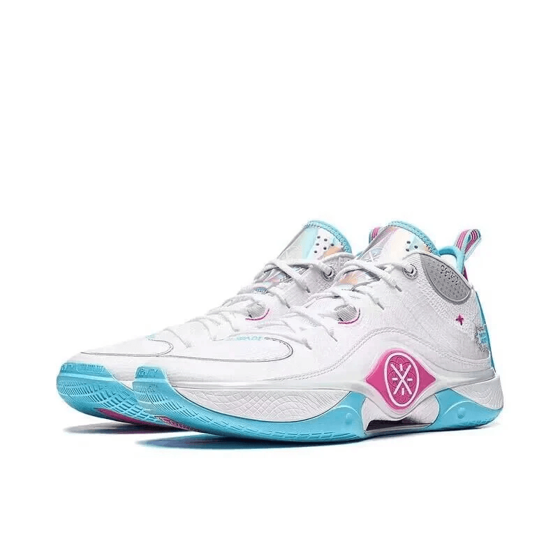 Front view of the Li-Ning Wade Shadow 5